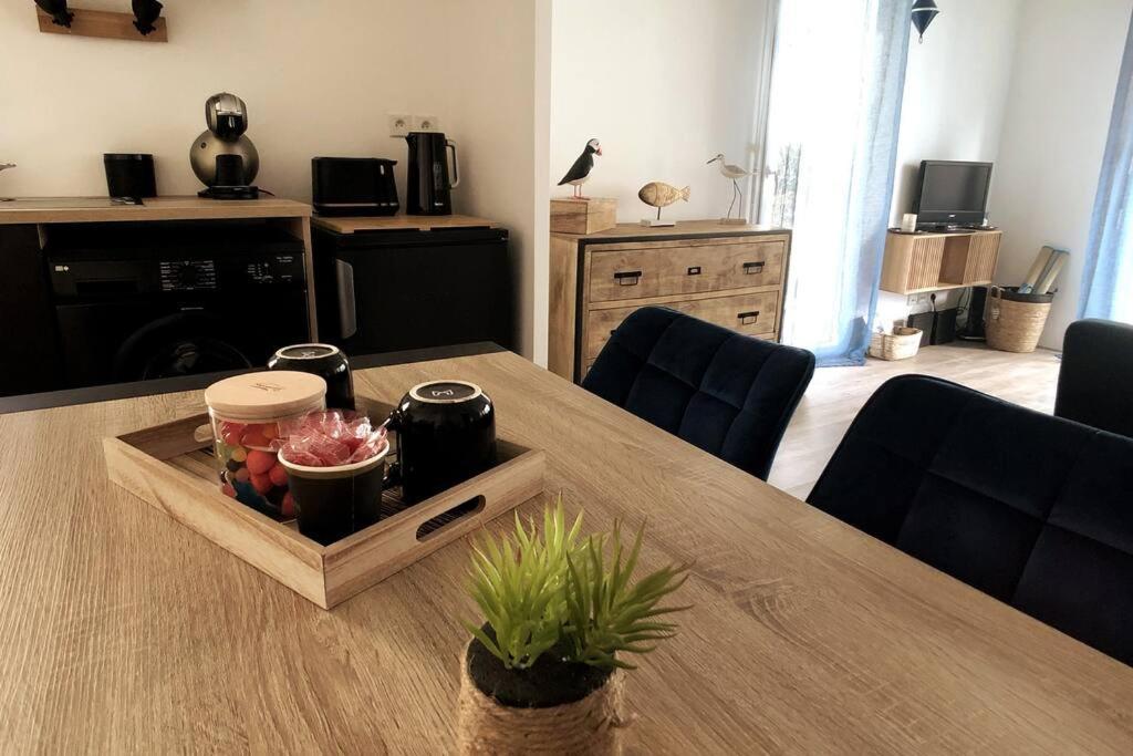 Appartement, Confort, Parking, Terrasse ดีน็อง ภายนอก รูปภาพ
